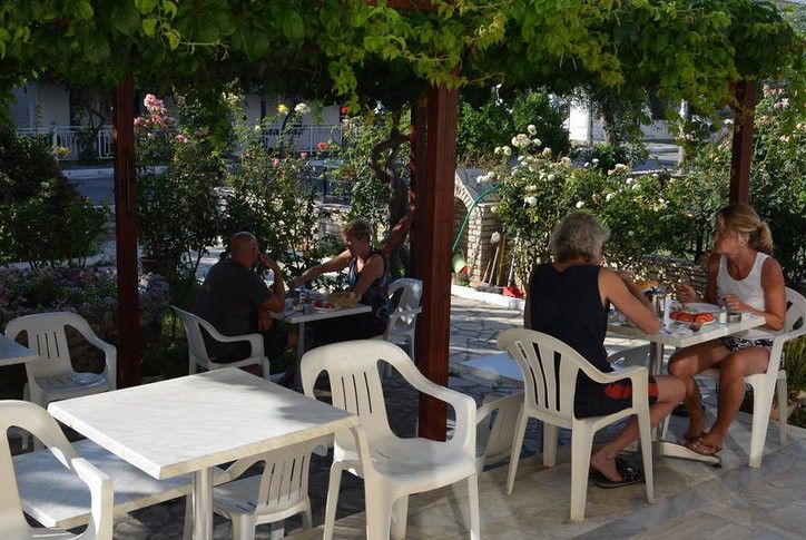 Niki Hotel Samos Town Exterior photo